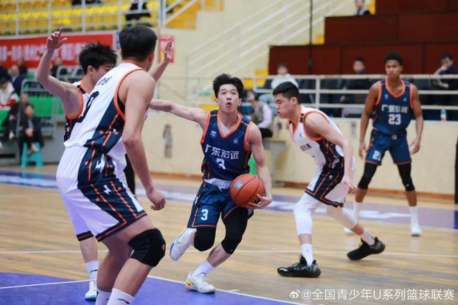 福建稠州银行主场胜山东大鲨鱼，广东宏远仍居榜首